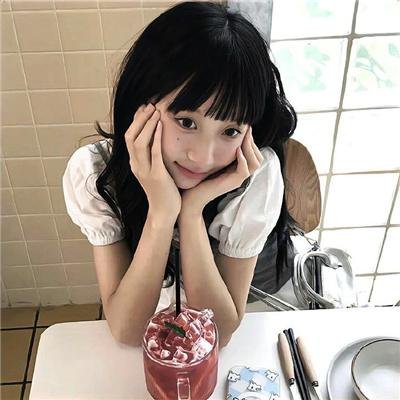 冰淇淋与雨声
